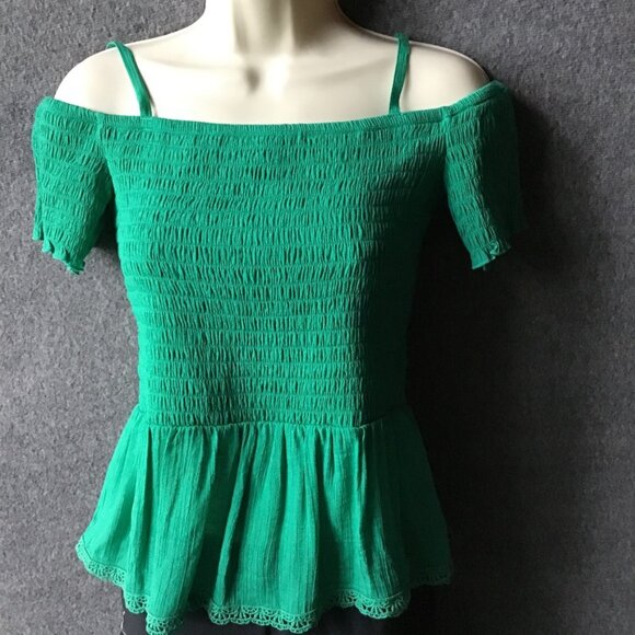 By & By Green Shirred Bodice Off Shoulder Tunic Tank  Shirt Blouse Top Sz S - Picture 1 of 6